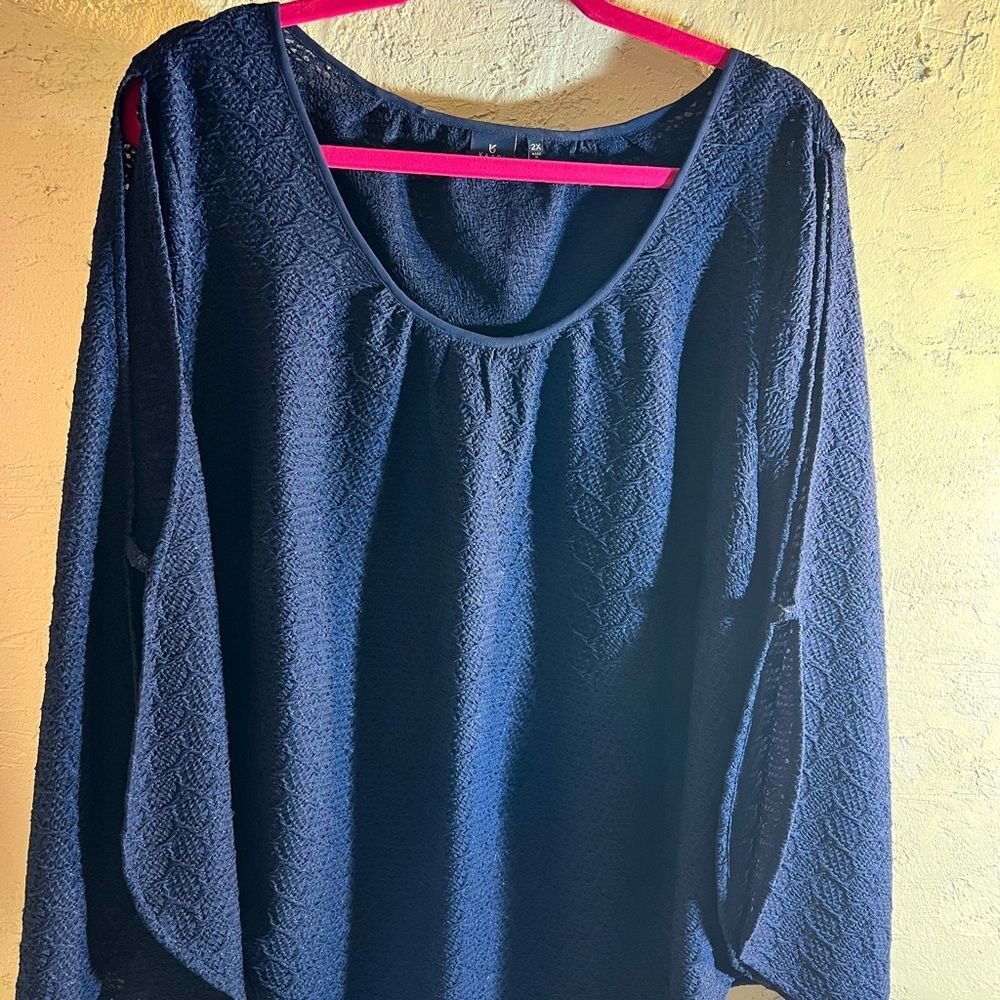 Kaari Blue Navy Blue Relaxed Blouse with Full-Length Sleeves
